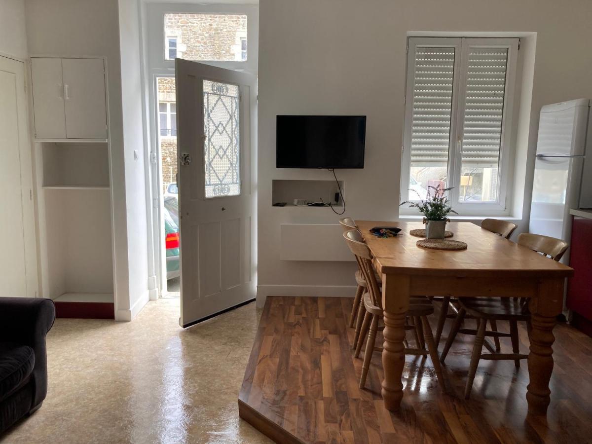 Pre-en-Pail-Saint-Samson La Petite Maison - Self Catering מראה חיצוני תמונה